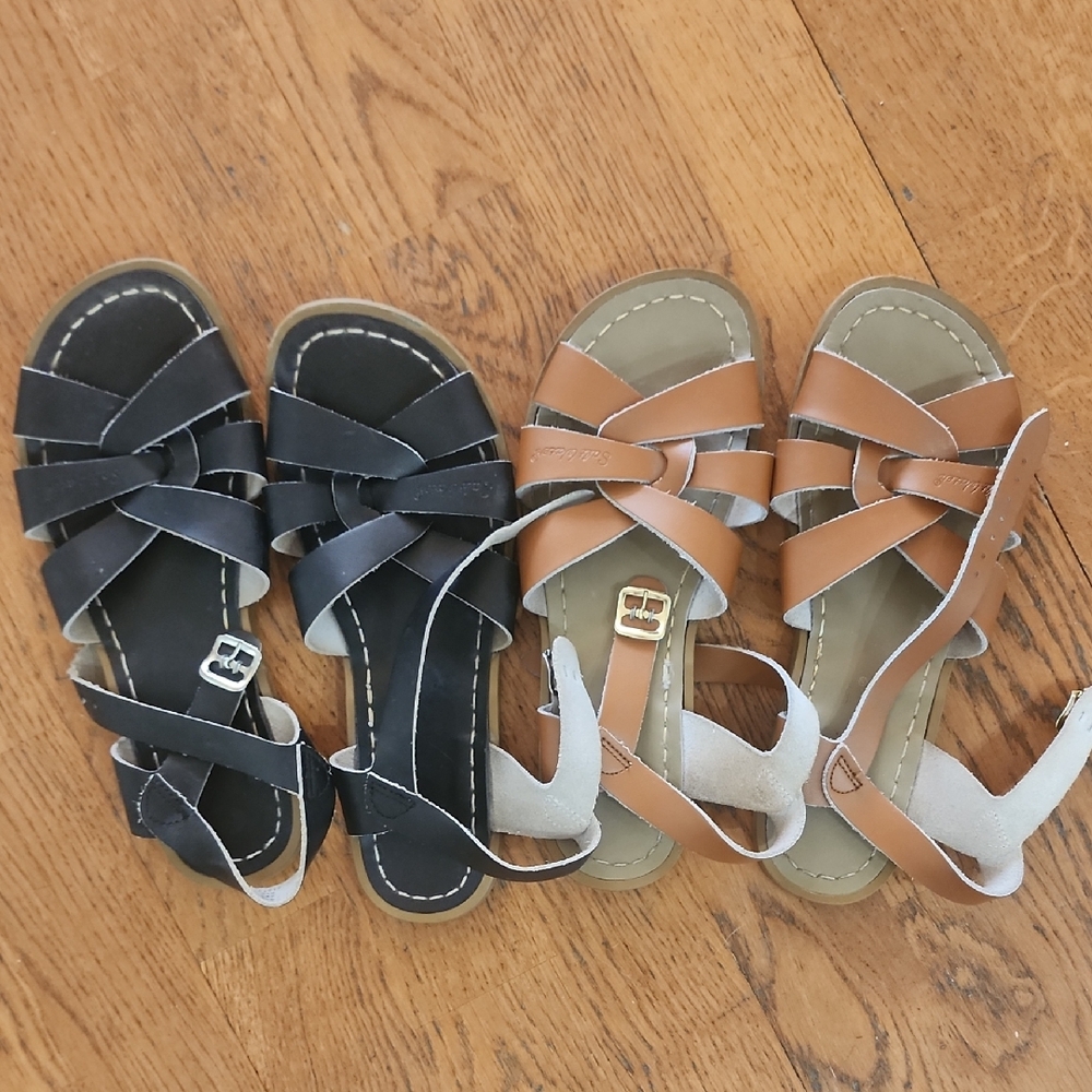 2 Pair Of Saltwater Sandals Black And Tan Size US 8